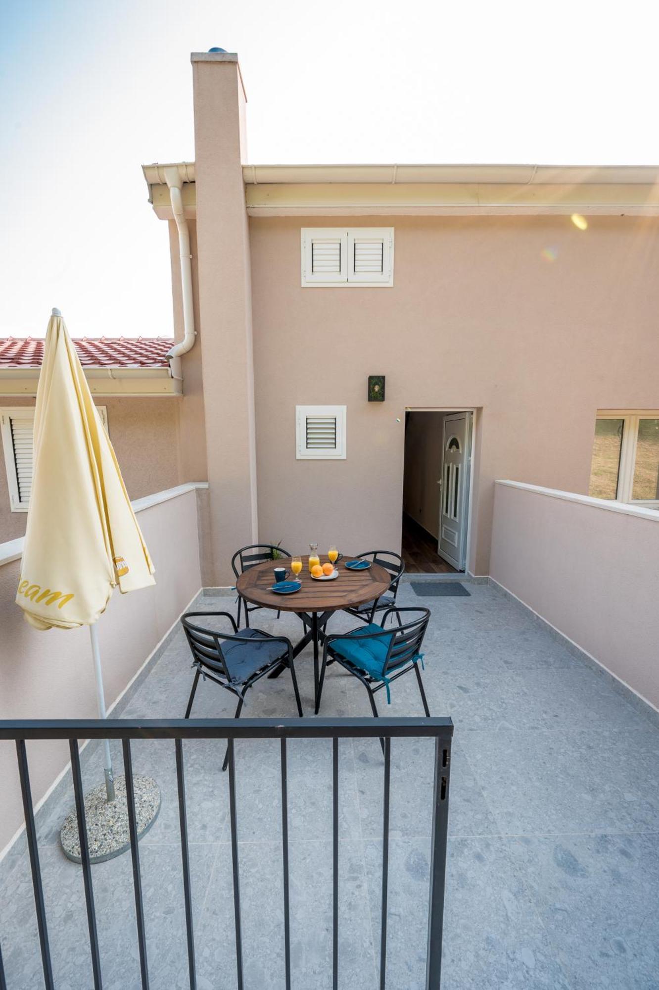Appartement En Chene Kotor Zewnętrze zdjęcie